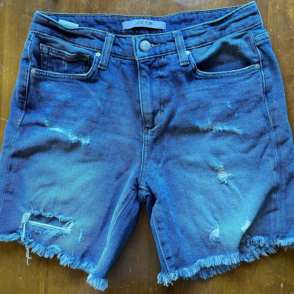 Joe’s Jeans - Women’s Distressed Mid-Rise with frayed hem Jean Short - size 27